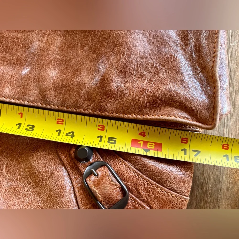 Balenciaga Classic Arena Y2K Leather Tote - Picture 12 of 15
